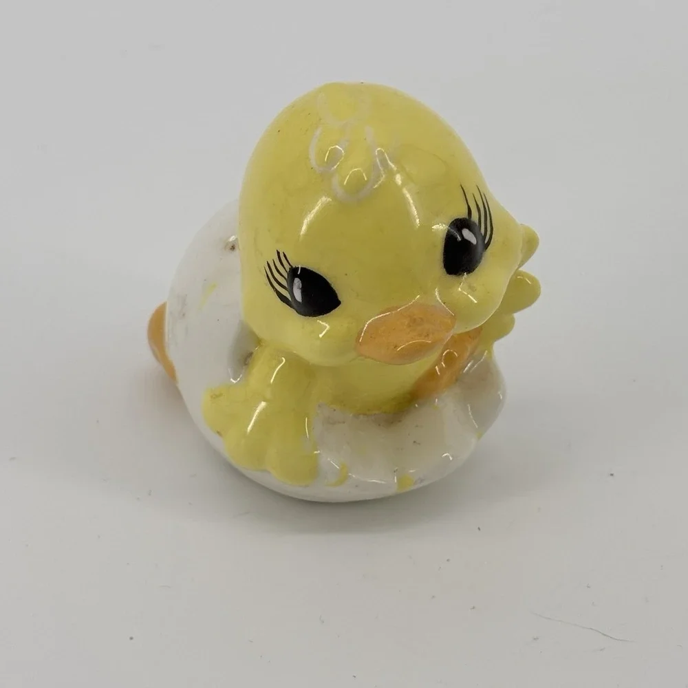 Vtg Bundl Chicks In An Egg And Easter Decor Chick/Duck Hand Painted - Beautiful!